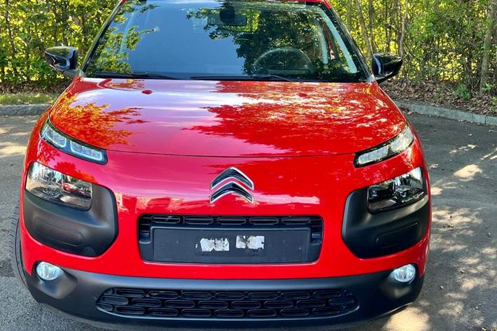 Rød Citroën C4 Cactus fra 2017