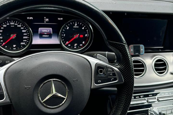 undefined Mercedes E220 fra 2017