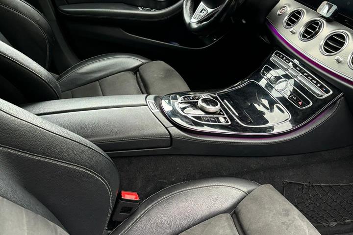 undefined Mercedes E220 fra 2017