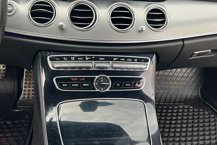 undefined Mercedes E220 fra 2017