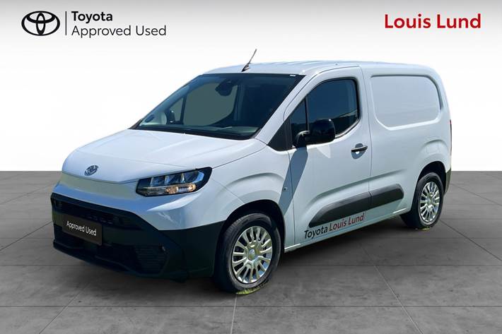 Hvid Toyota Proace City Electric fra 2025 set udefra