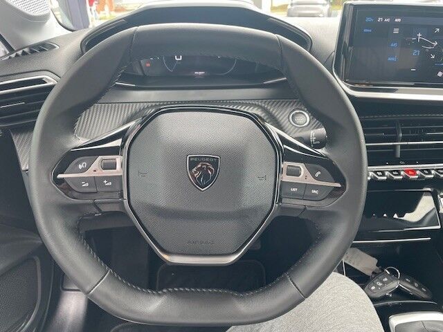 Hvid Peugeot 208 fra 2024