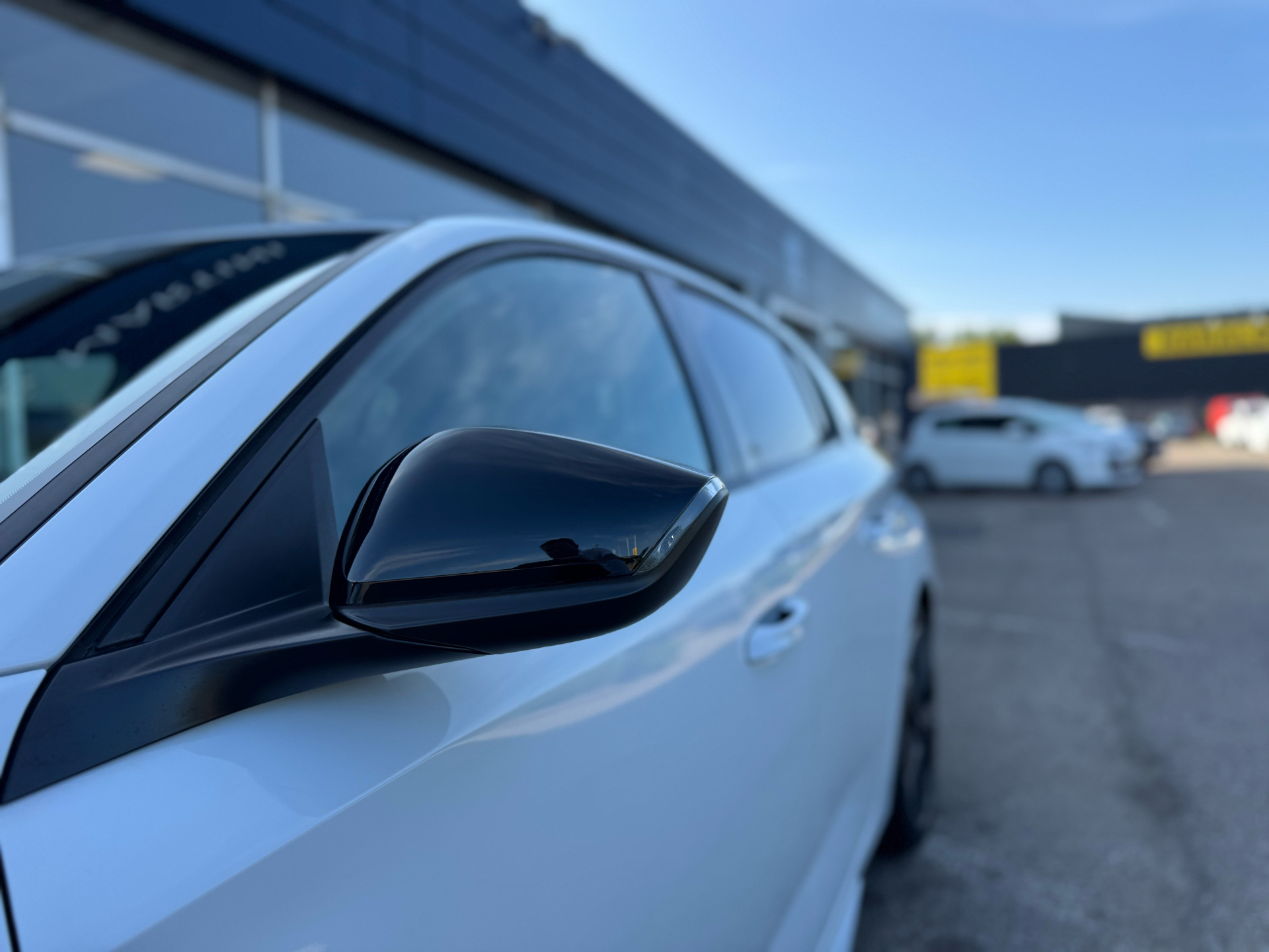 Peugeot E-308