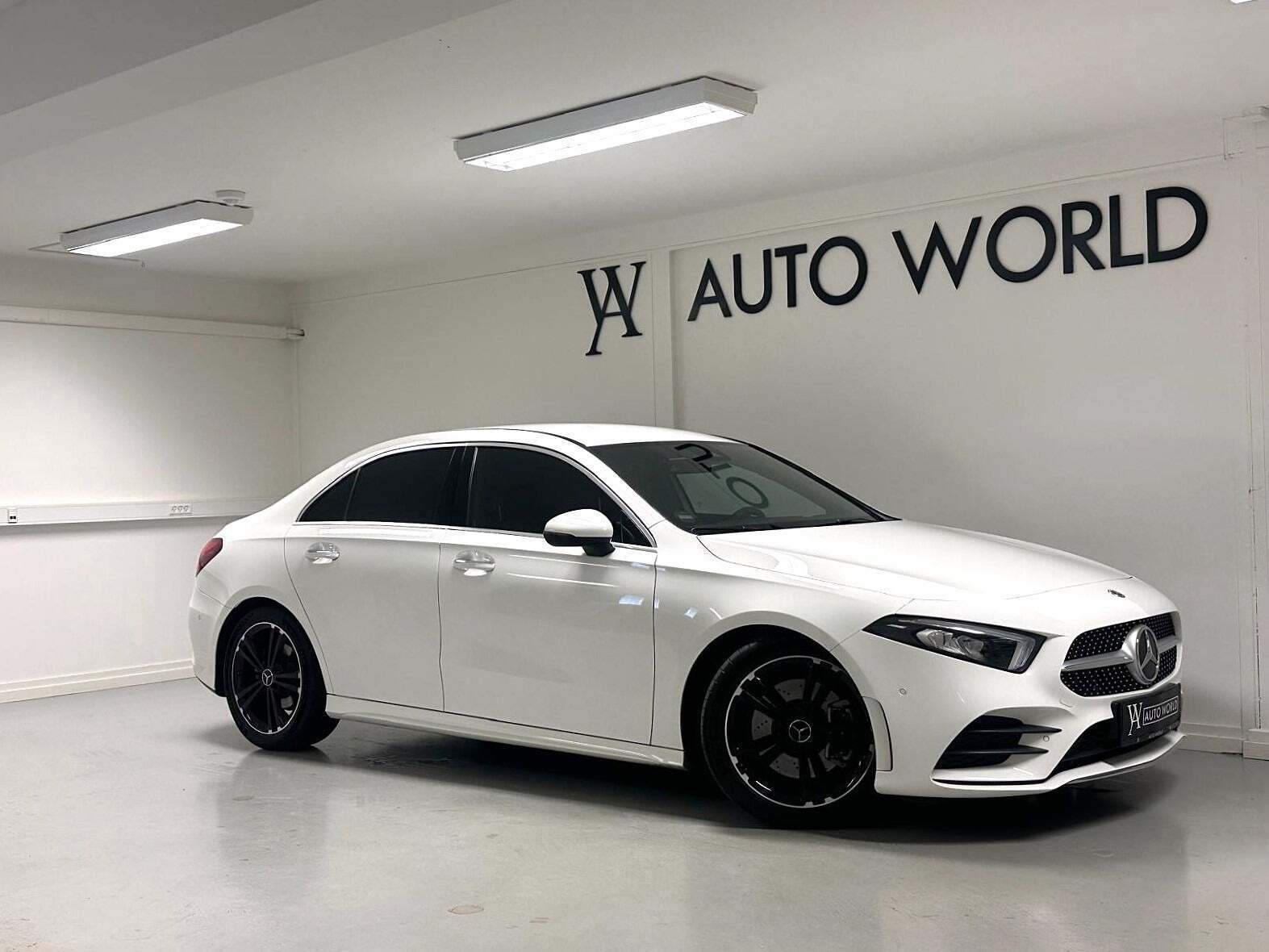 Hvid Mercedes A220 d fra 2021 set udefra