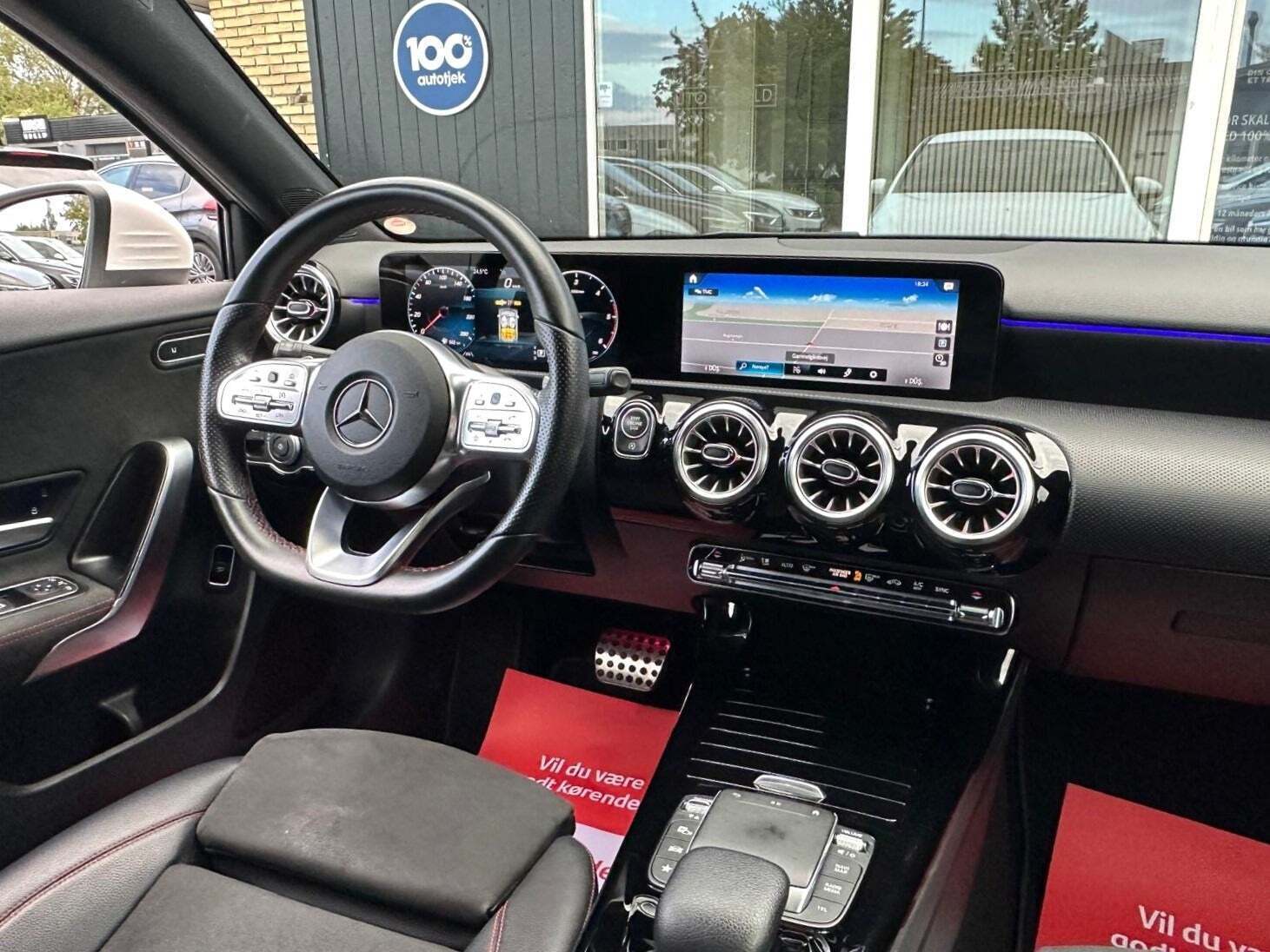 Hvid Mercedes A220 d fra 2021 set indefra