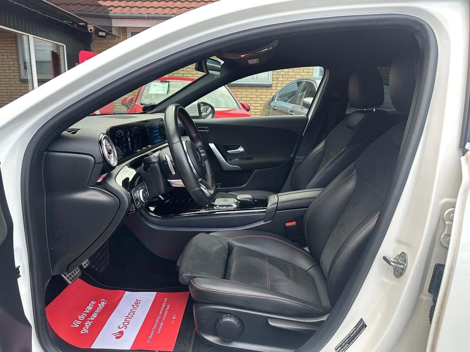 Hvid Mercedes A220 d fra 2021 set indefra