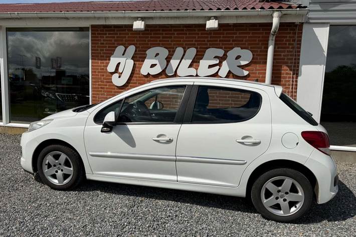 Hvid Peugeot 207 fra 2012