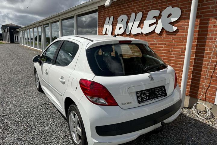 Hvid Peugeot 207 fra 2012