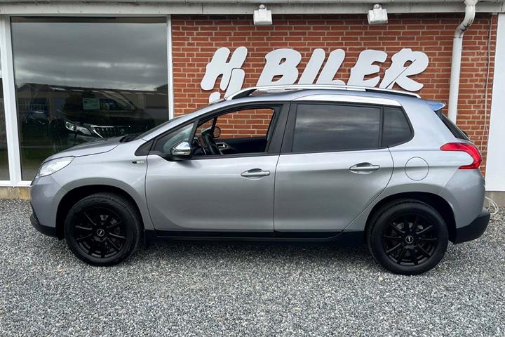 Grå Peugeot 2008 fra 2016
