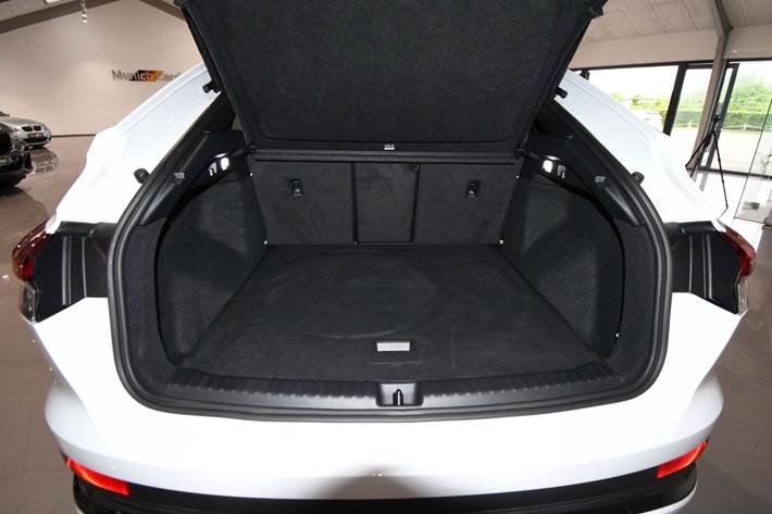 Hvid Audi Q4 e-tron fra 2023