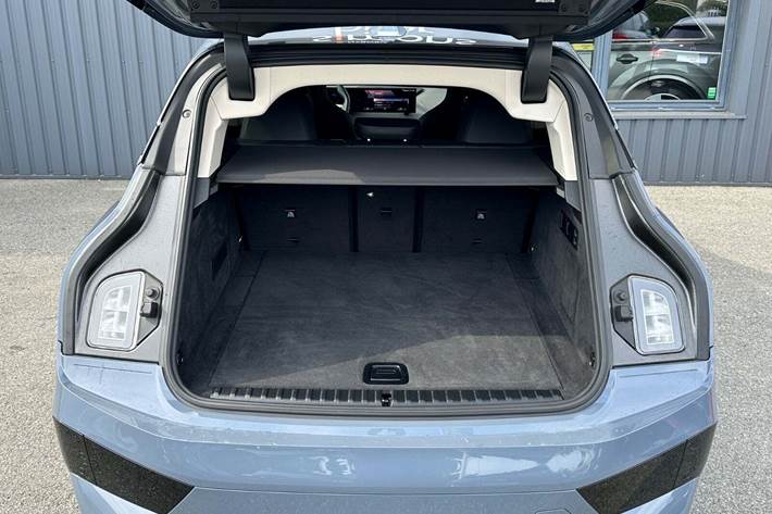 Grå BMW iX fra 2022