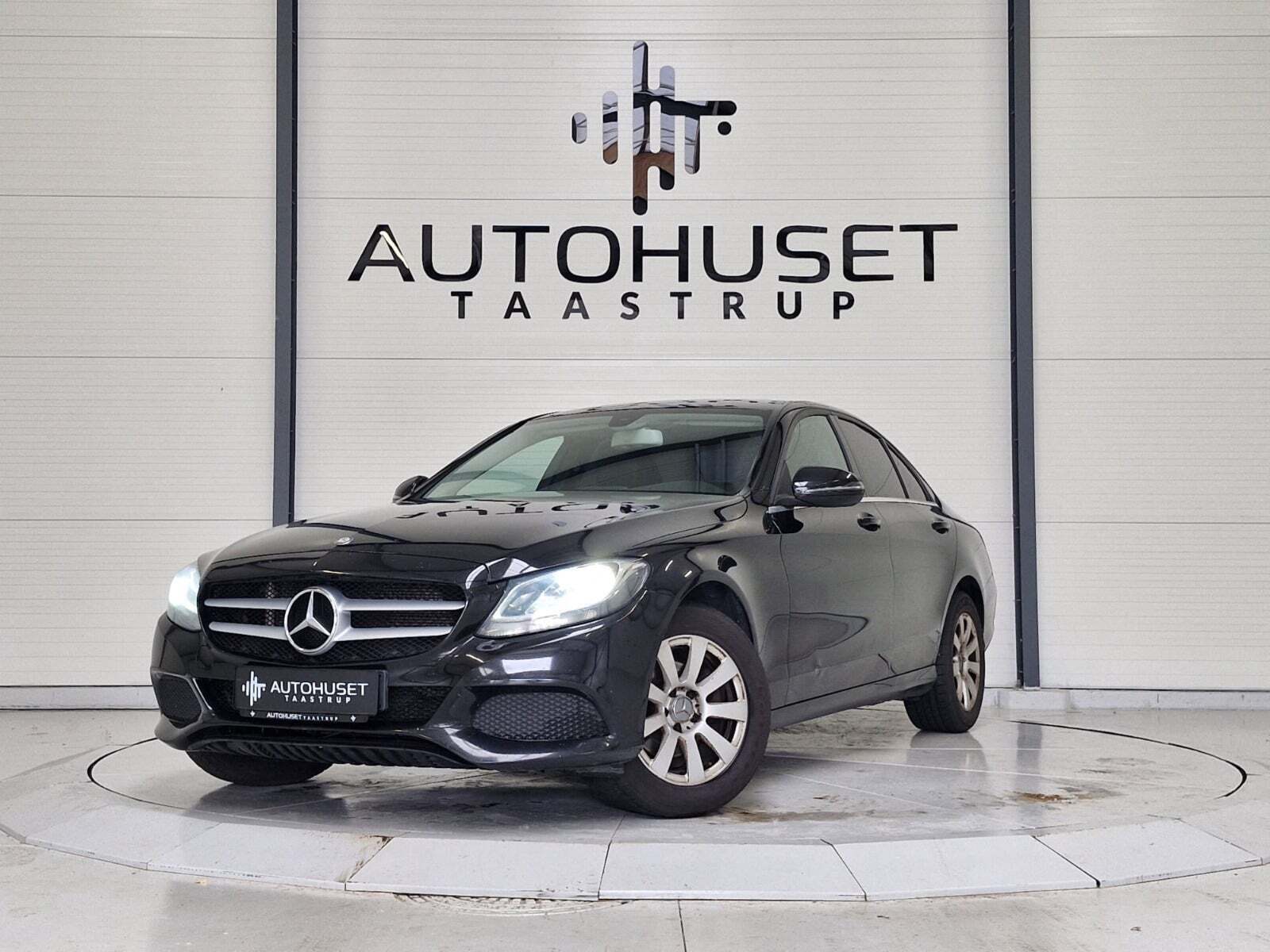 Sort Mercedes C200 d fra 2016 set udefra
