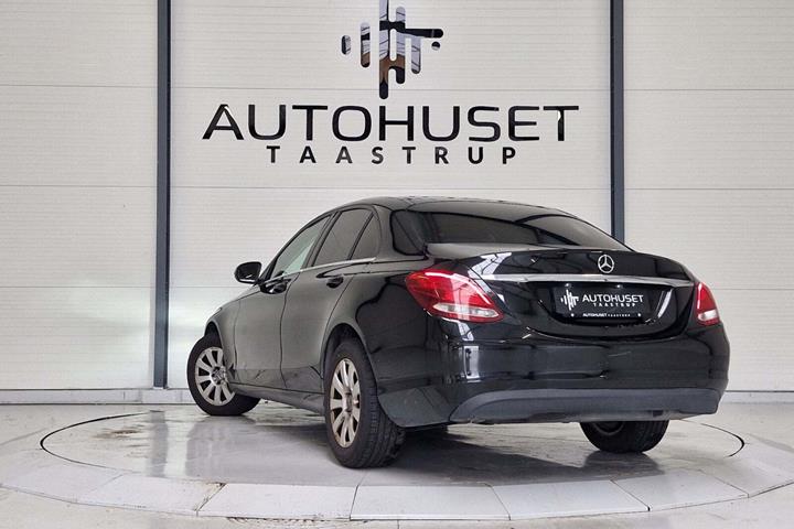 Sort Mercedes C200 d fra 2016