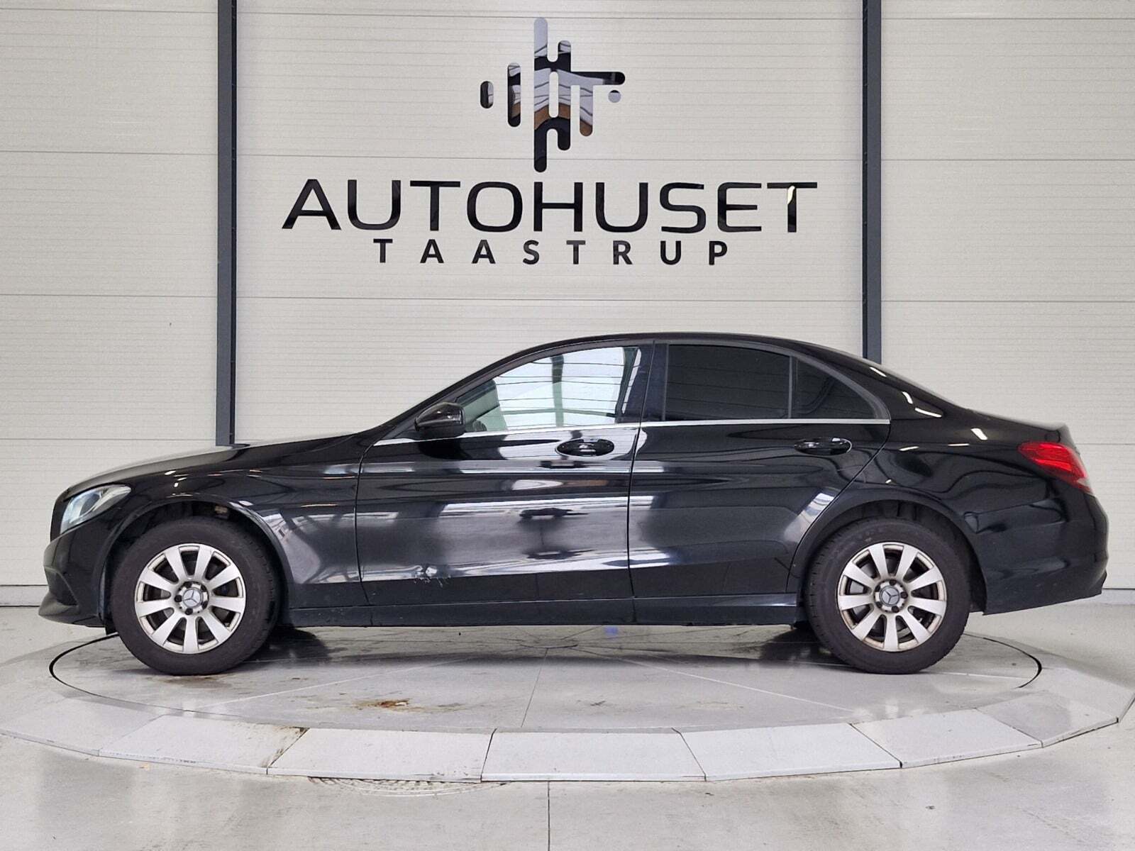 Sort Mercedes C200 d fra 2016