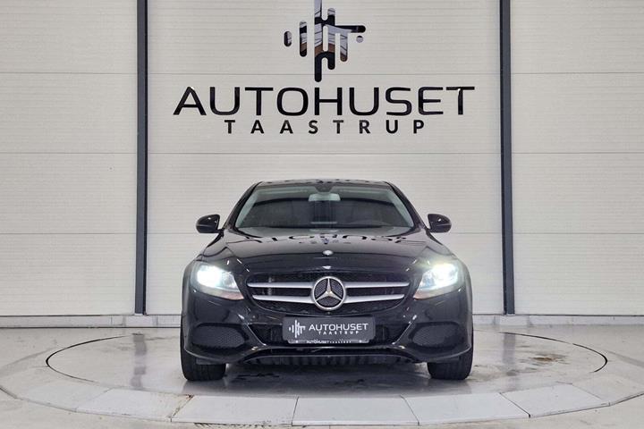 Sort Mercedes C200 d fra 2016