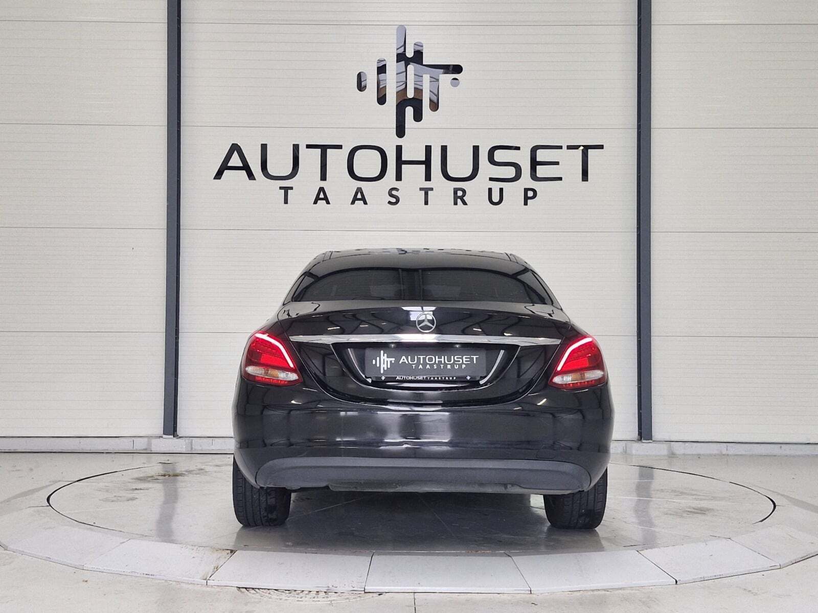 Sort Mercedes C200 d fra 2016