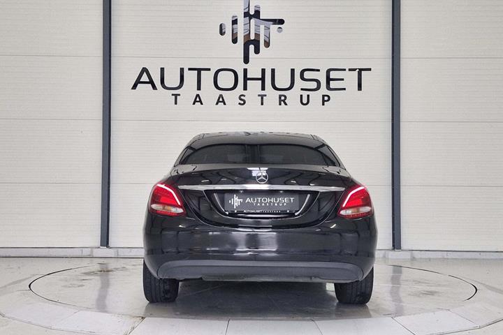 Sort Mercedes C200 d fra 2016