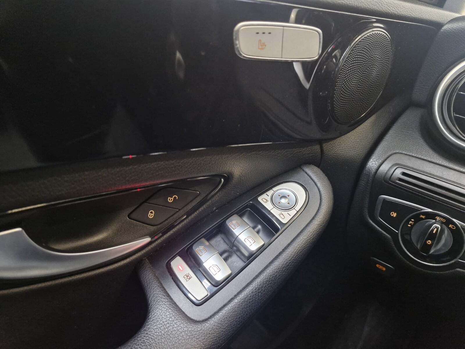 Sort Mercedes C200 d fra 2016