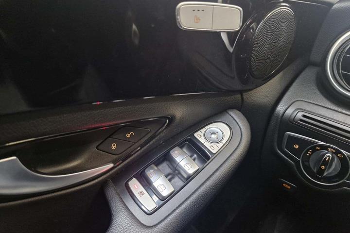 Sort Mercedes C200 d fra 2016