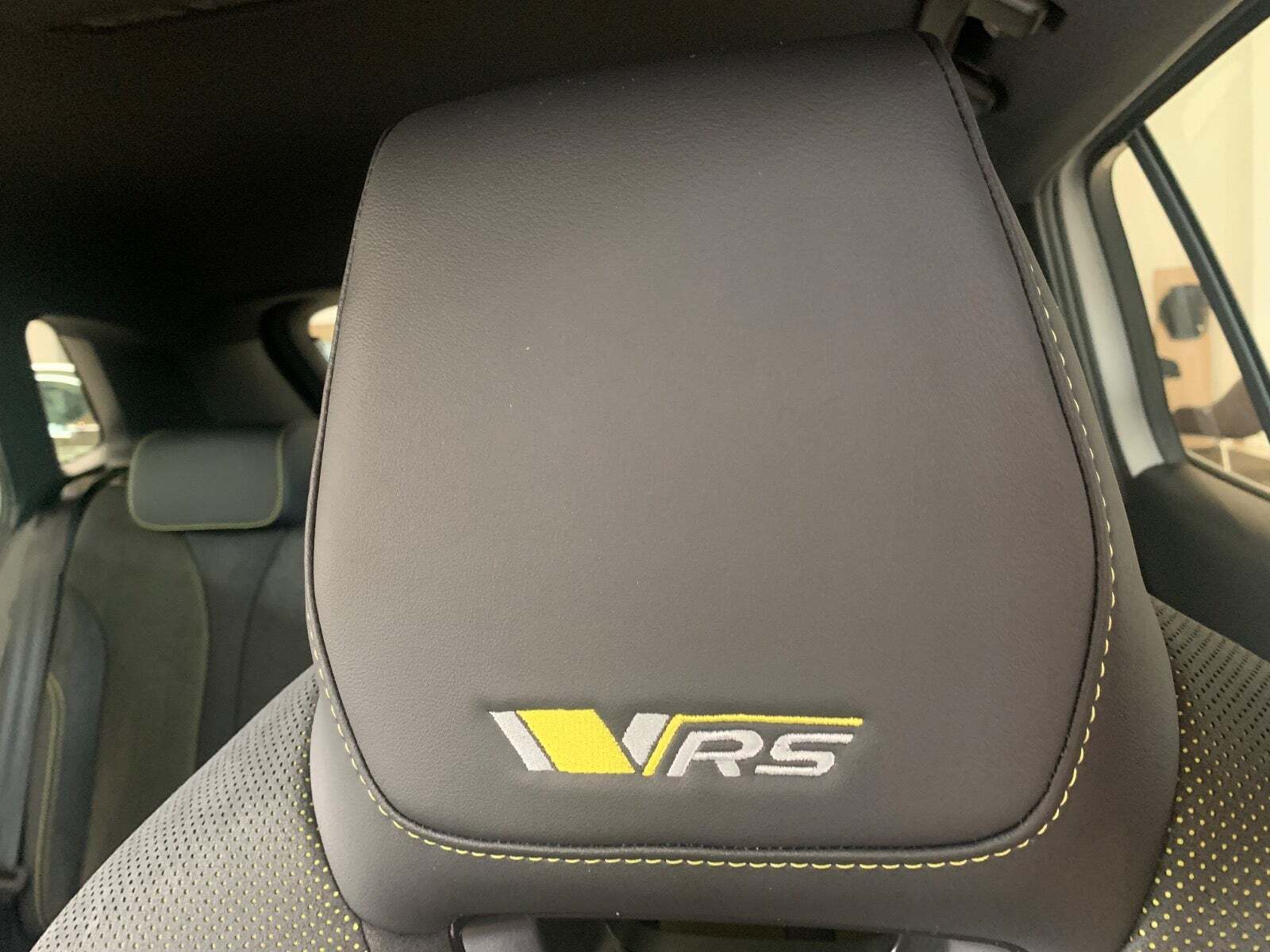 Hvid Skoda Elroq fra 2025