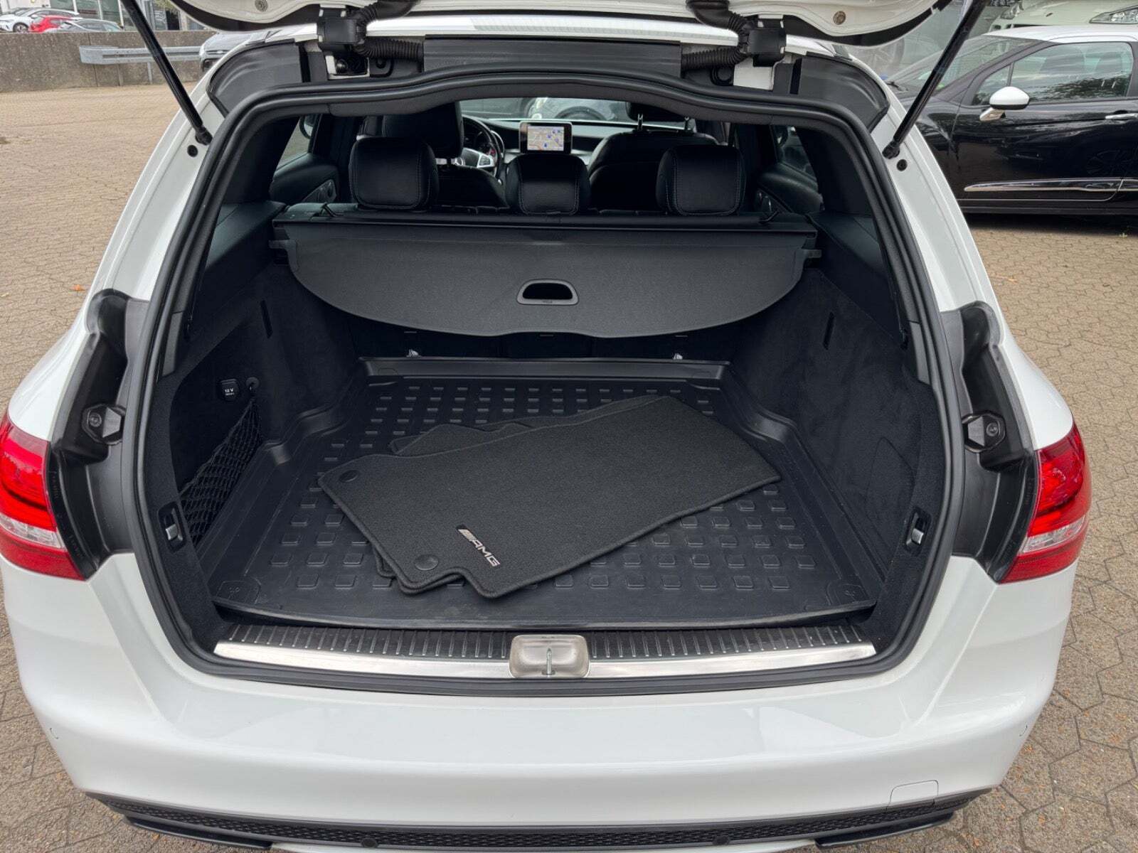 Hvid Mercedes C400 fra 2015