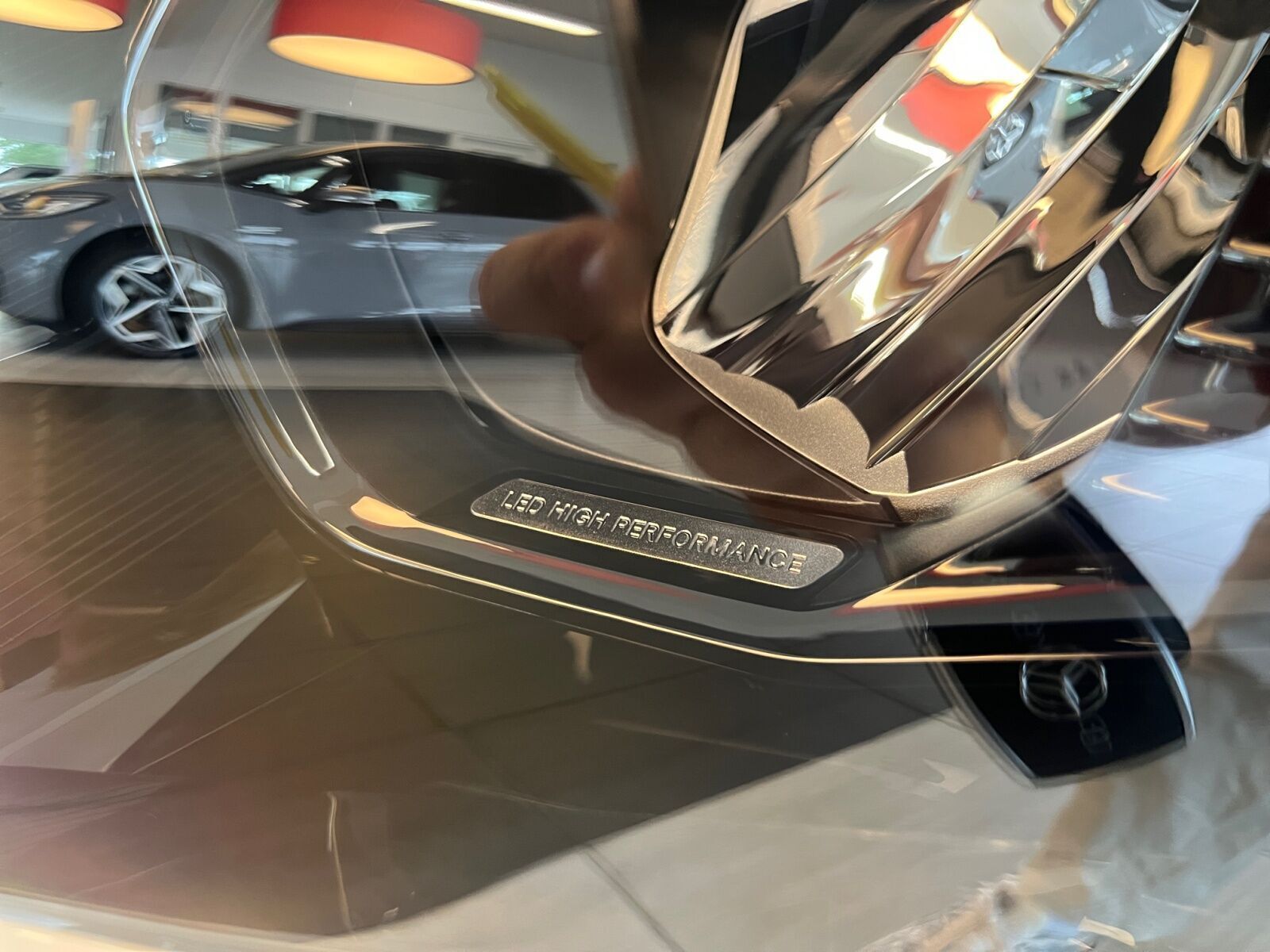 Hvid Mercedes EQA 250 fra 2024