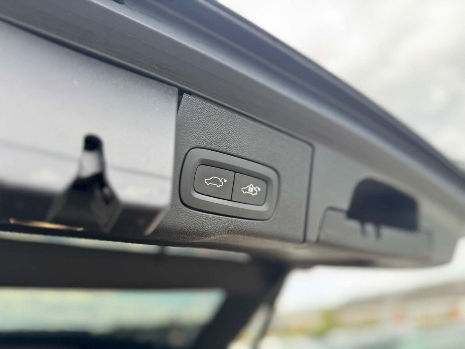 Blå Volvo XC60 fra 2019