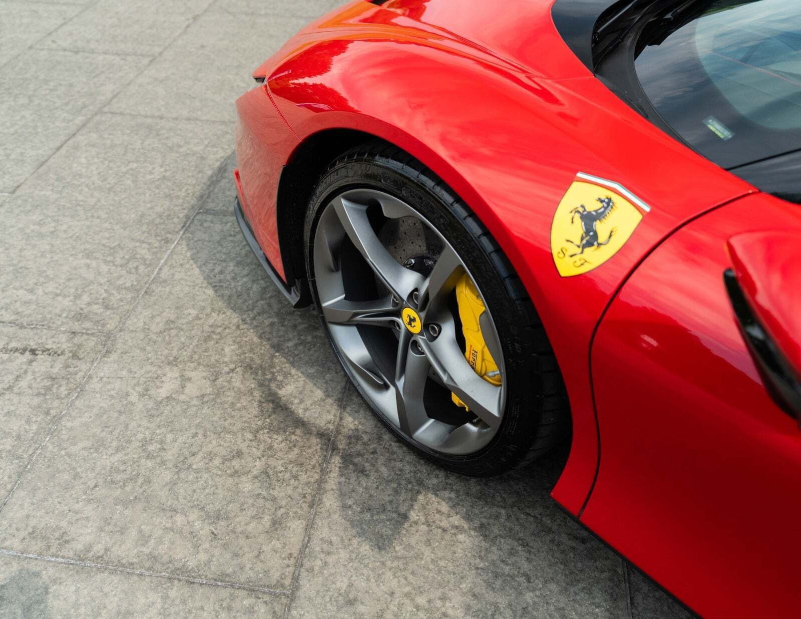 Ferrari SF90 Spider 4,0 DCT