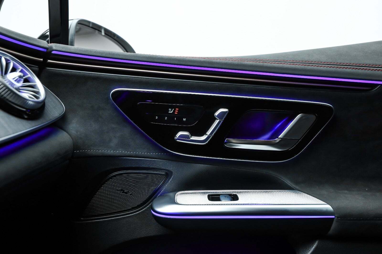 Hvid Mercedes EQE350+ fra 2025