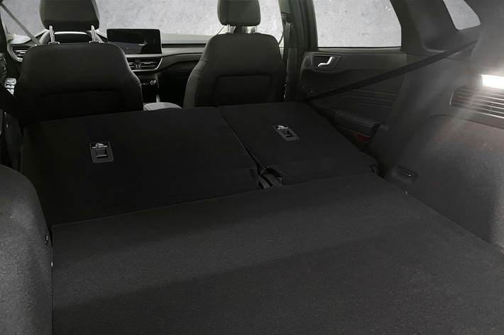 Grøn Ford Kuga fra 2024