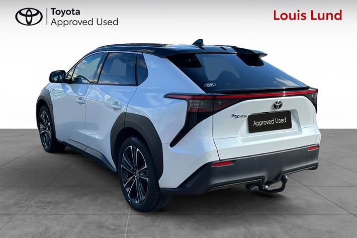 Hvid Toyota BZ4X fra 2025