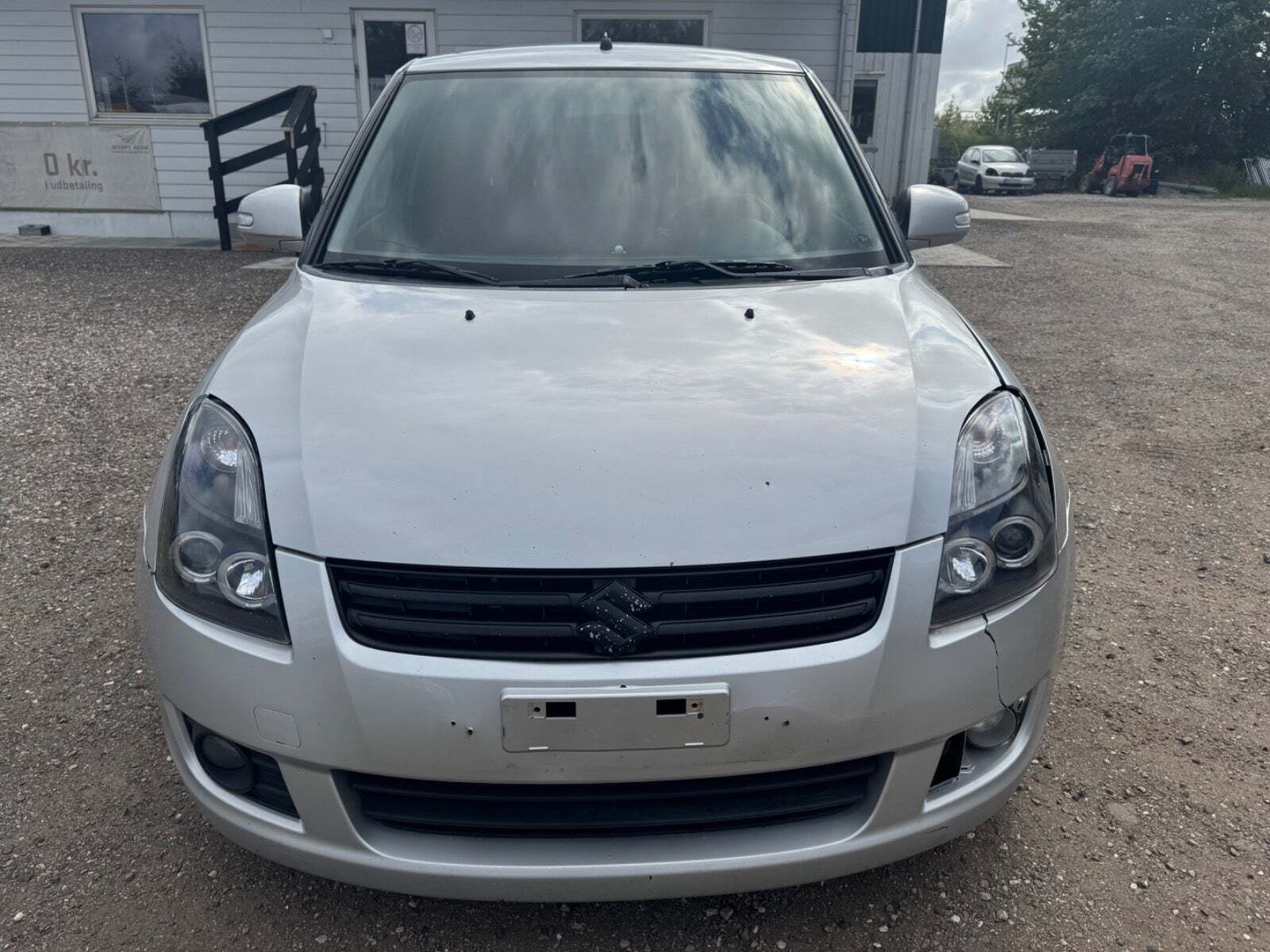 Sølv Suzuki Swift fra 2011