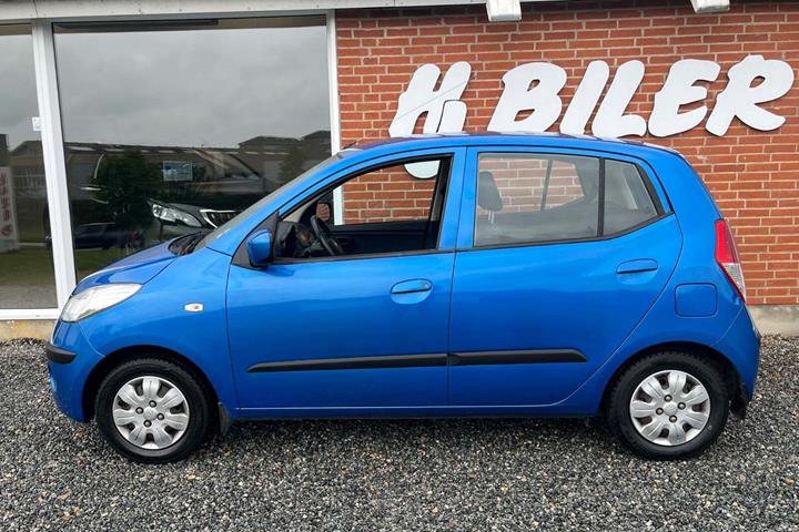 Blå Hyundai i10 fra 2009