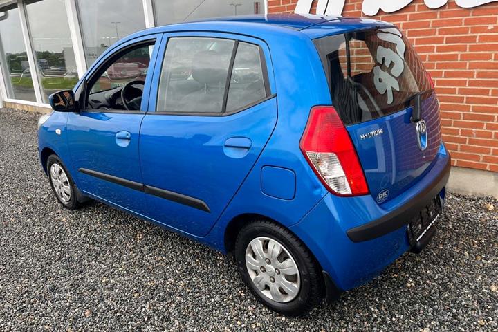Blå Hyundai i10 fra 2009