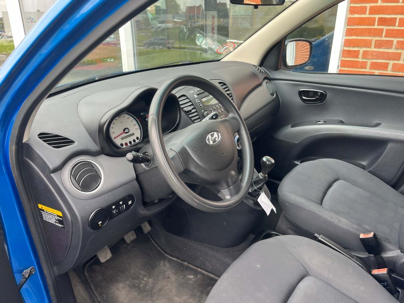 Blå Hyundai i10 fra 2009