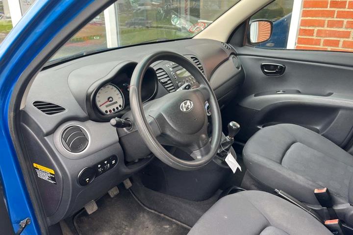 Blå Hyundai i10 fra 2009
