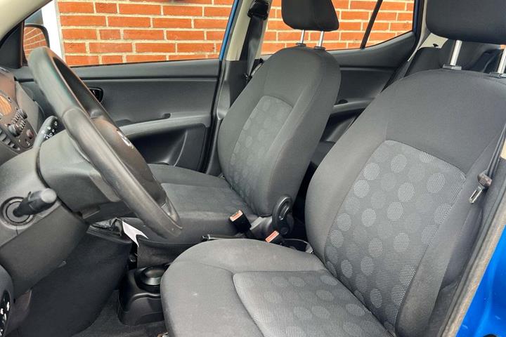 Blå Hyundai i10 fra 2009