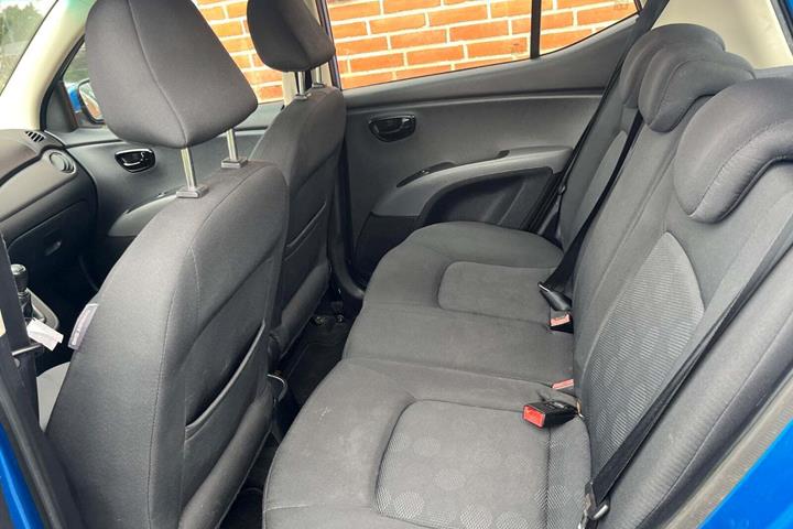 Blå Hyundai i10 fra 2009