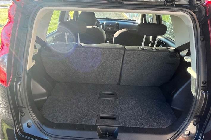 Sort Nissan Note fra 2012