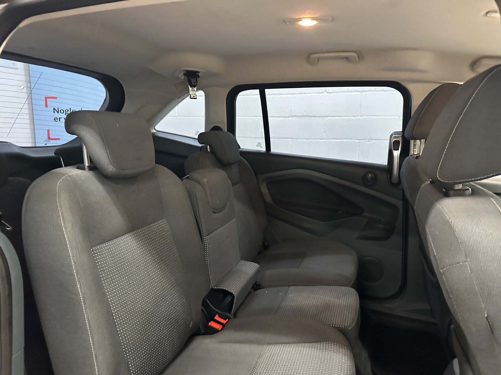 Grå Ford Grand C-Max fra 2013