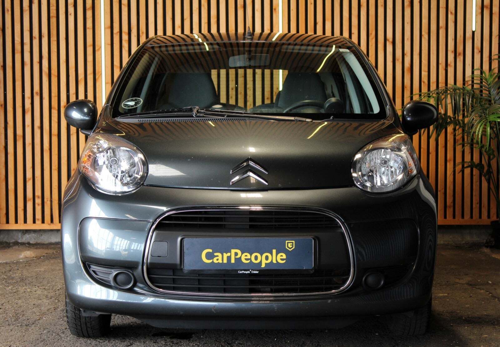 Grå Citroën C1 fra 2010
