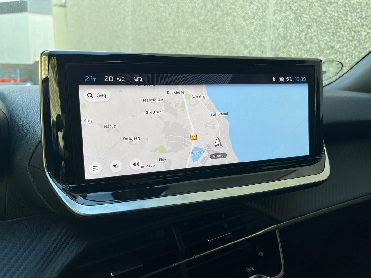 Hvid Peugeot 2008 fra 2024