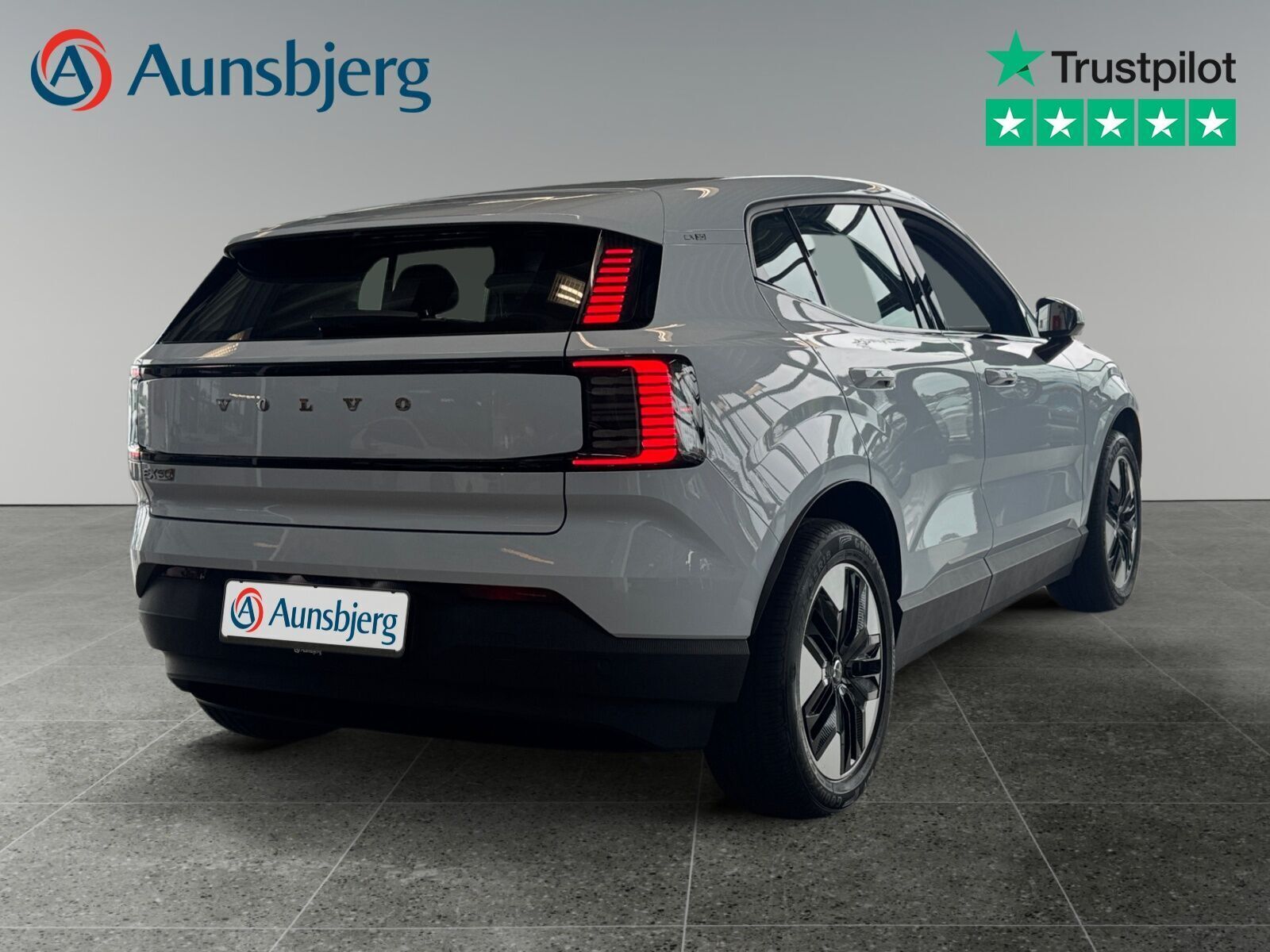 Volvo EX30 Standard Range Core