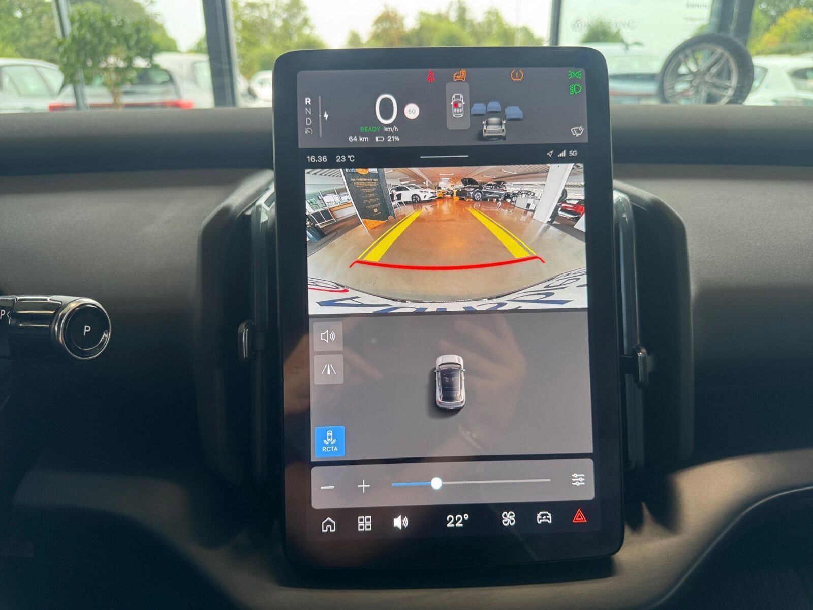 Blå Volvo EX30 fra 2024