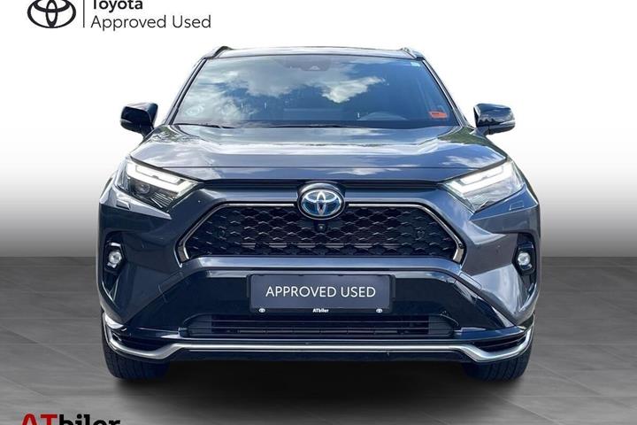 Sort Toyota RAV4 Plug-in fra 2023