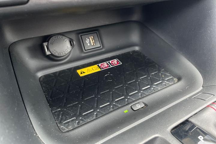 Sort Toyota RAV4 Plug-in fra 2023 set indefra
