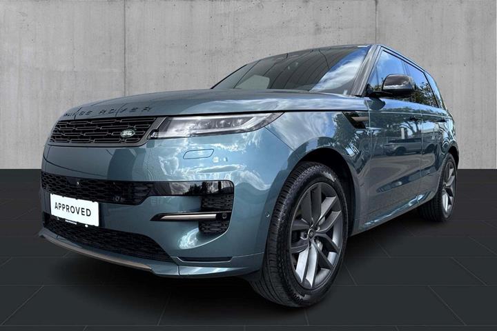 Grøn Land Rover Range Rover sport fra 2025 set udefra