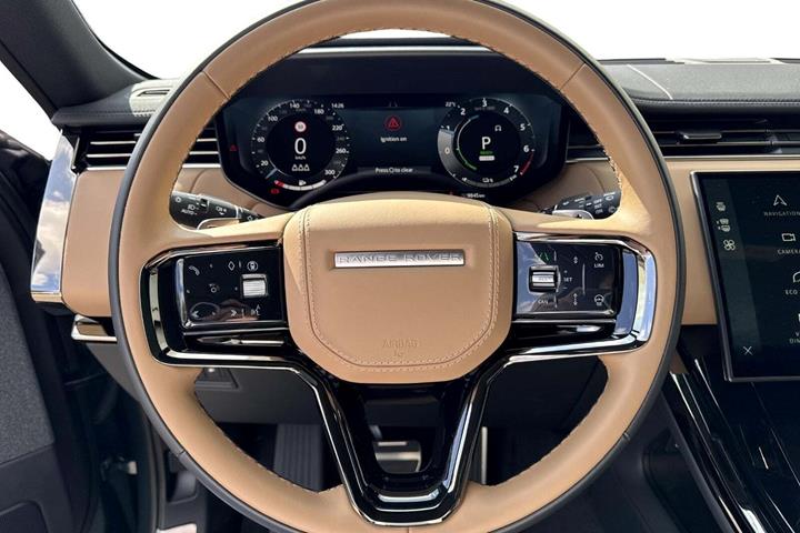Grøn Land Rover Range Rover sport fra 2025