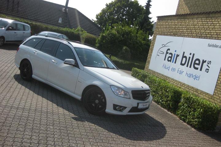 Hvid Mercedes C200 fra 2011