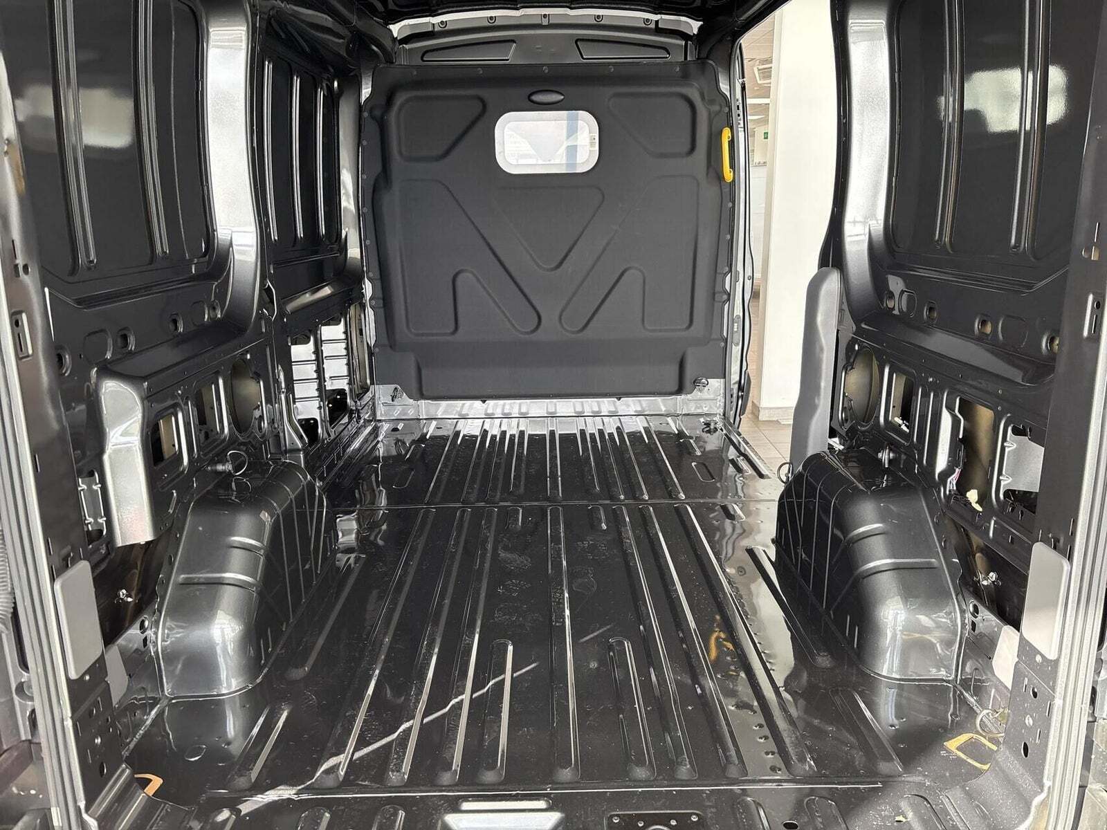 Ford Transit 350 L2 Van 2,0 TDCi 170 Limited aut. H2 FWD